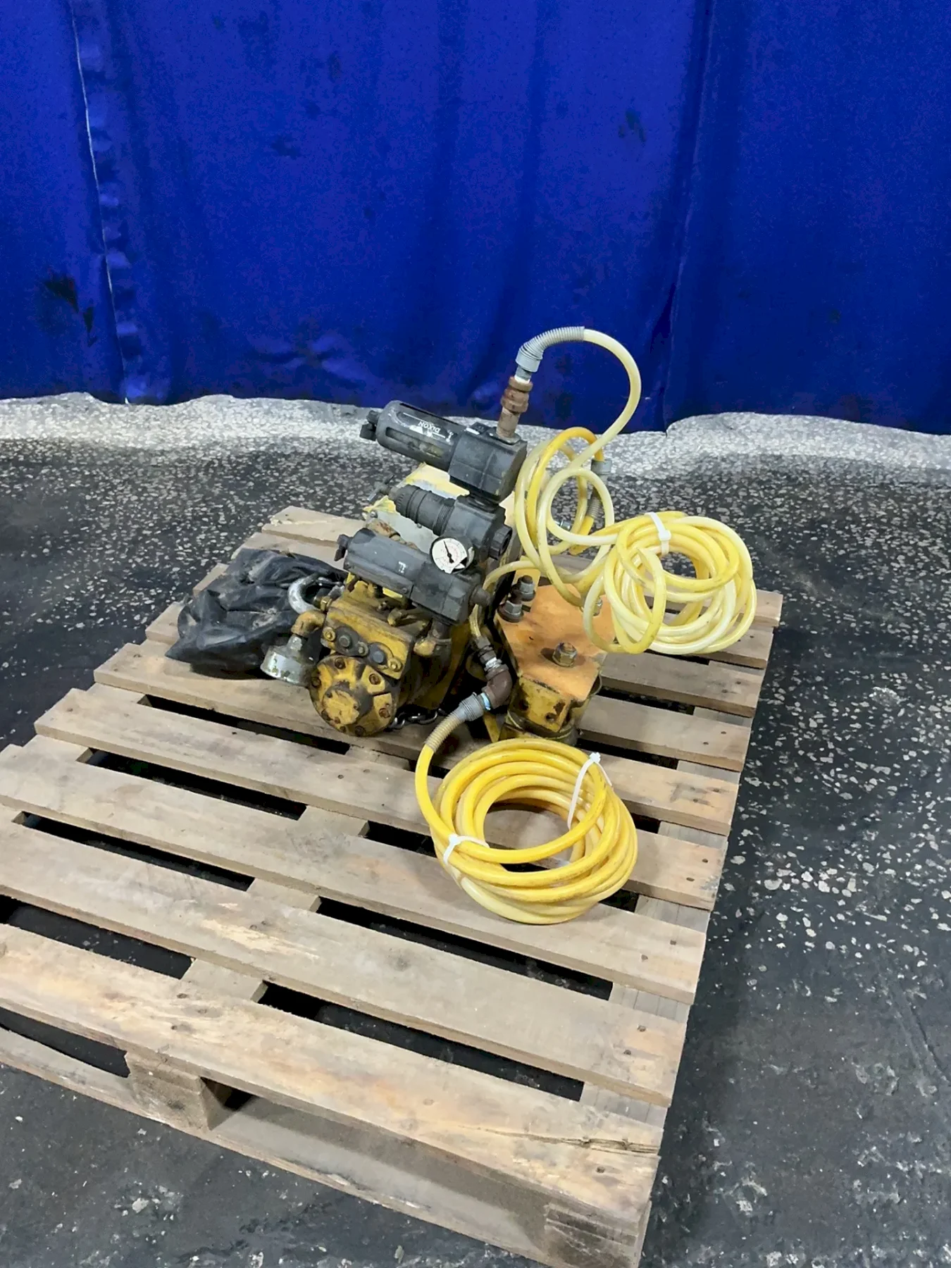 YALE 1/2 TON HOIST  -  KAL-1/2-10LG25S1SR