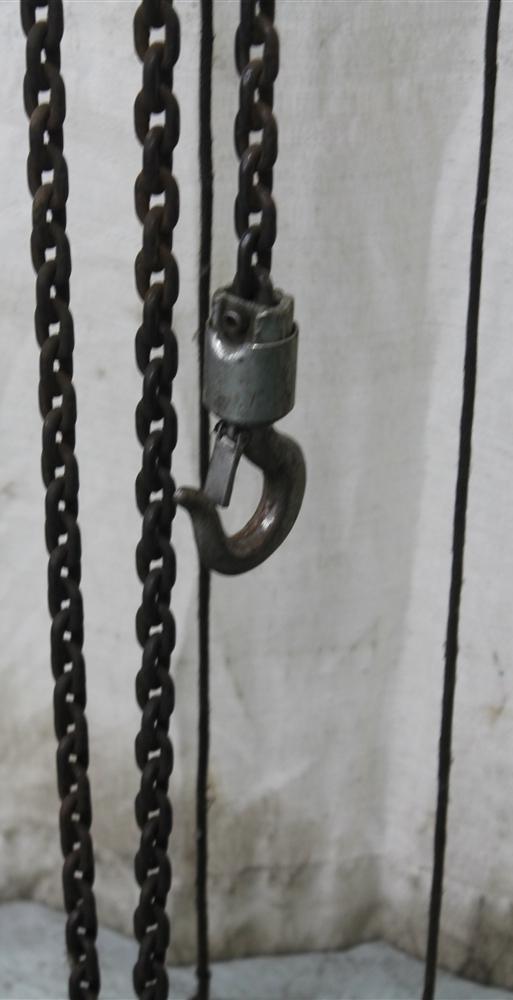 1000 LBS YALE MIDGET KING ELECTRIC CHAIN HOIST:  STOCK #57860