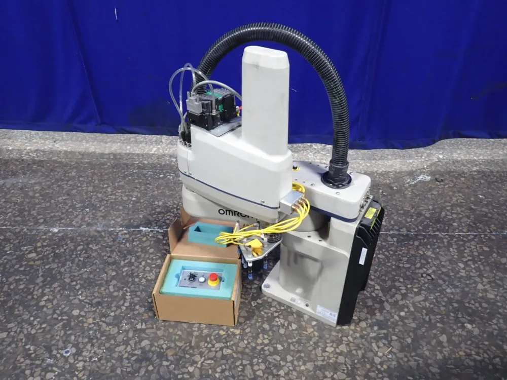 OMRON INDUSTRIAL ROBOT   -  ECOBRA 600