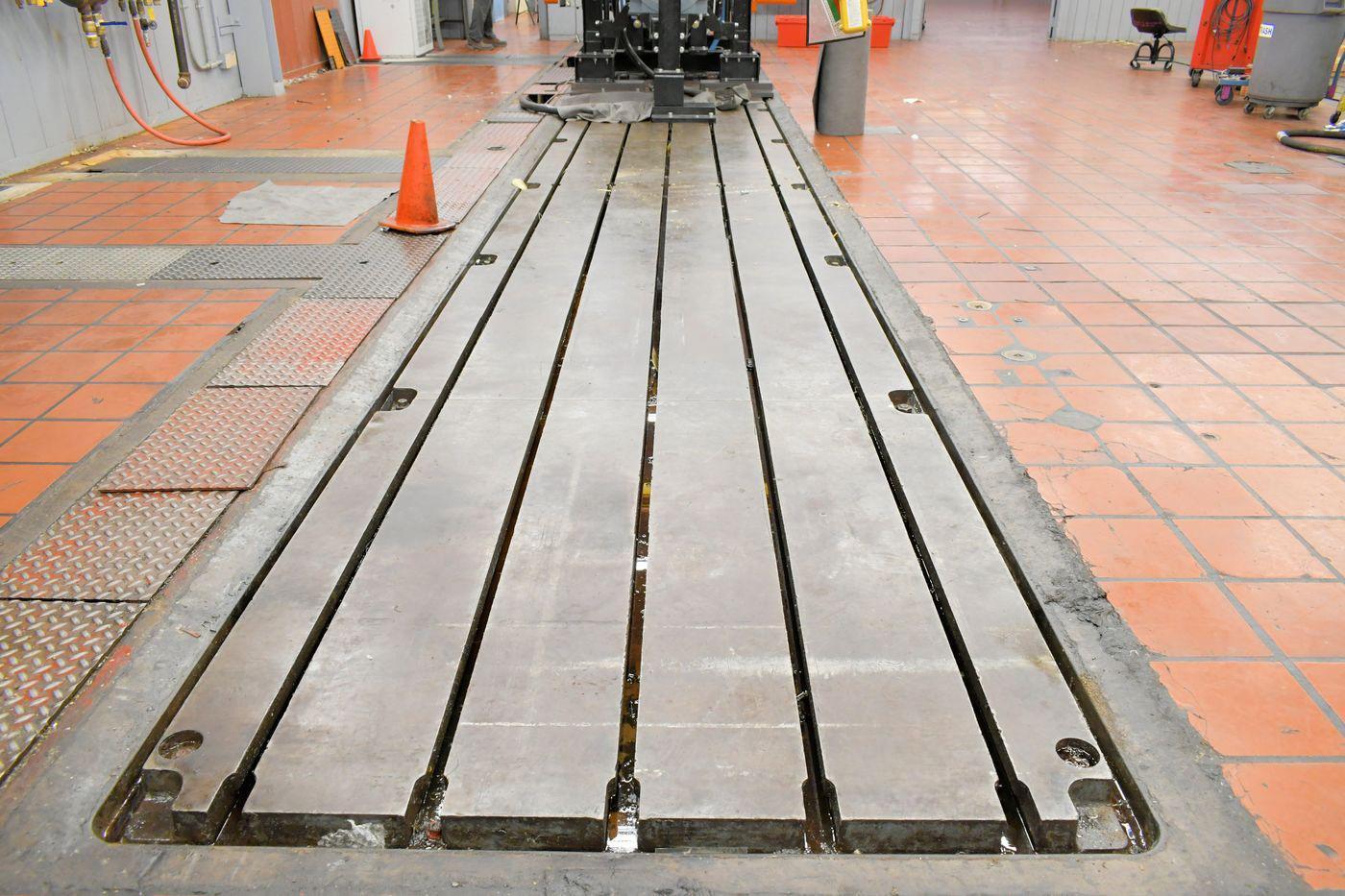 5' X 25' T SLOTTED FLOOR PLATE: STOCK #78513