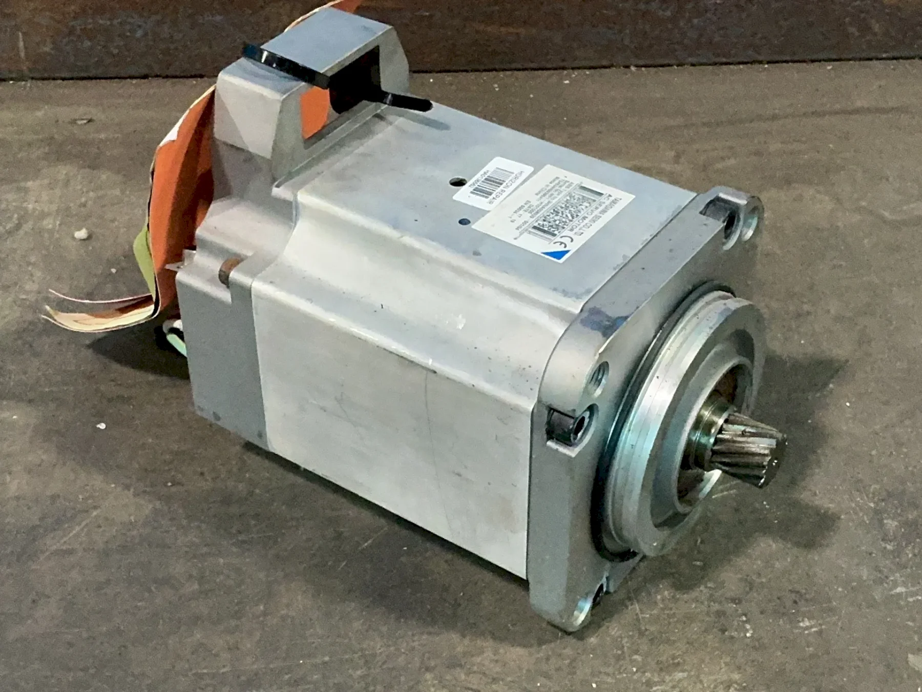 TAMAGAWA SEIKI AC SERVO MOTOR  -  3HNA008029-001 / TS4834N9030E411