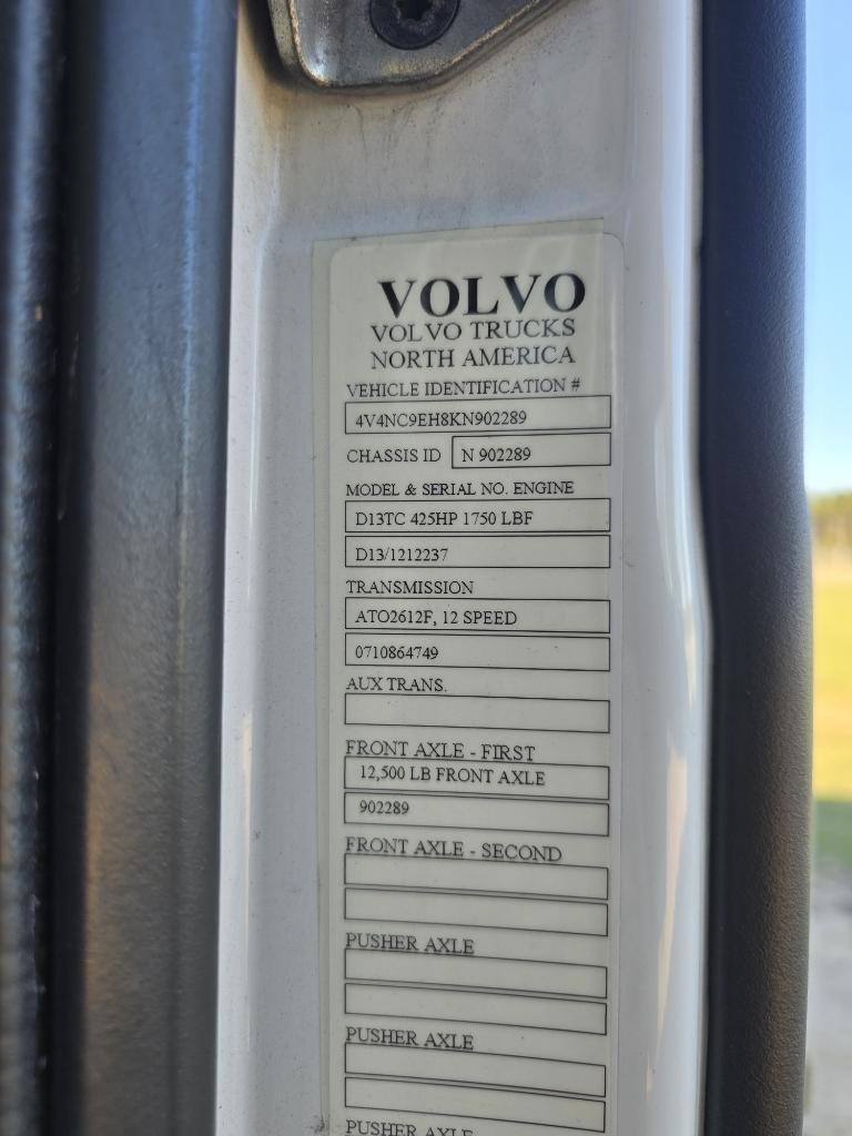 VOLVO VNL64T760 - Trucks