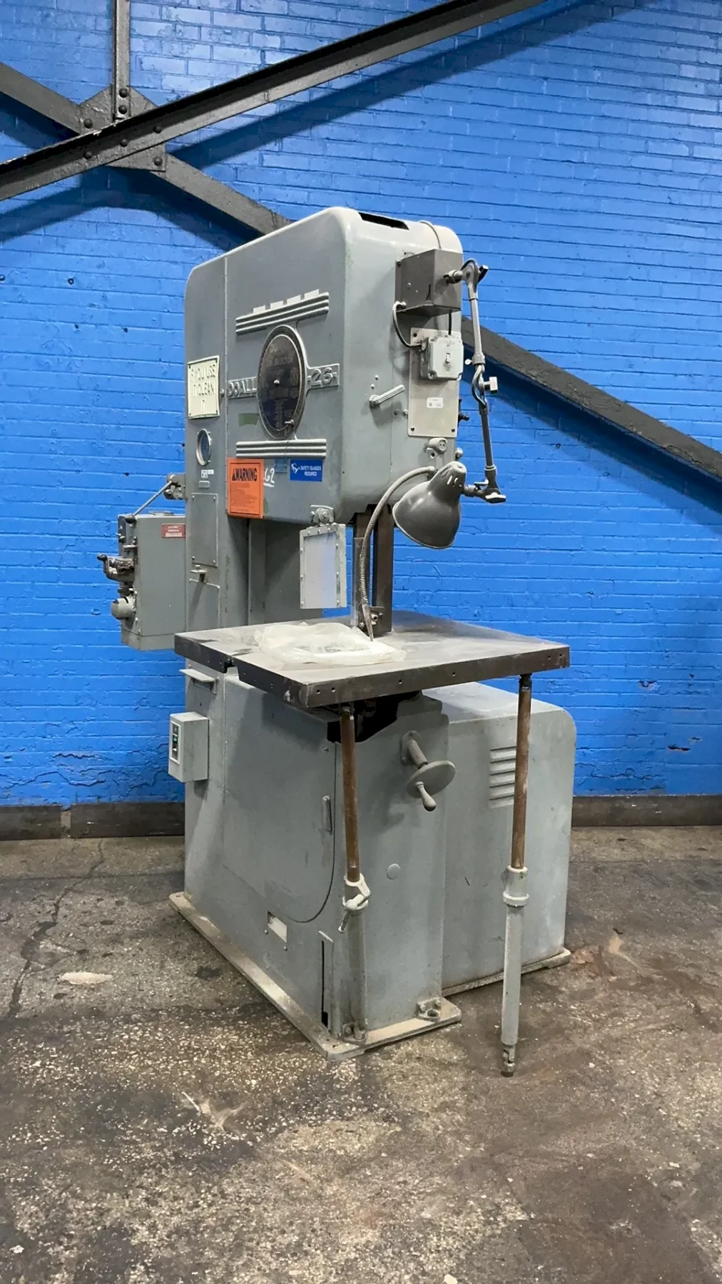 DOALL 30” X 30” VERTICAL BAND SAW   -  V 26