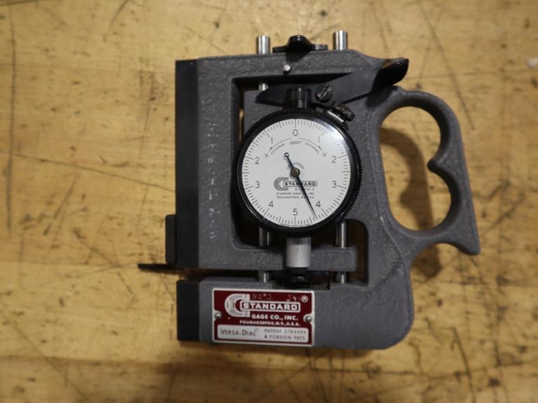 Standard Gage VersaDial w Wood Box- Auction Item
