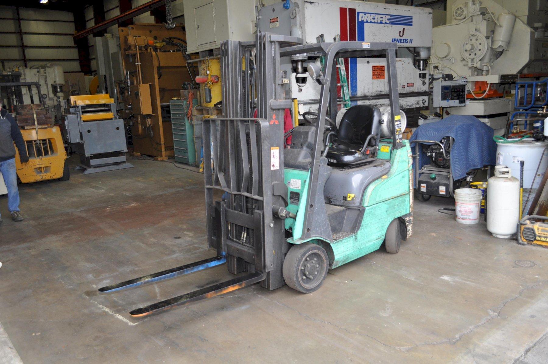 2500 LB Mitsubishi LP Forklift