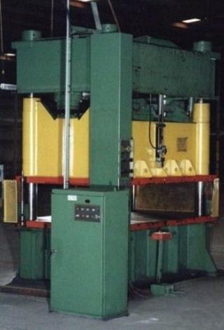 700 ton USI CLEARING HYDRAULIC PRESS