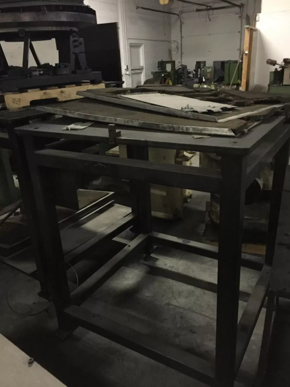 Bowl Stand 44 x 44 x 55