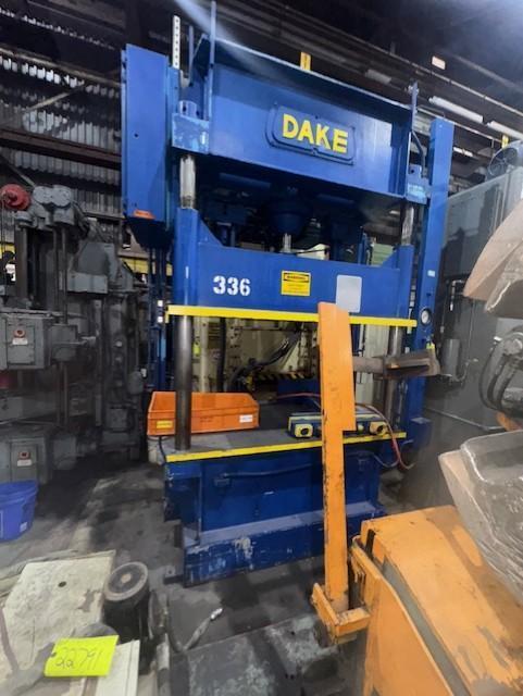 75 TON DAKE MODEL #18-558 HYDRAULIC 4-POST PRESS, 23" STROKE STOCK# 4485