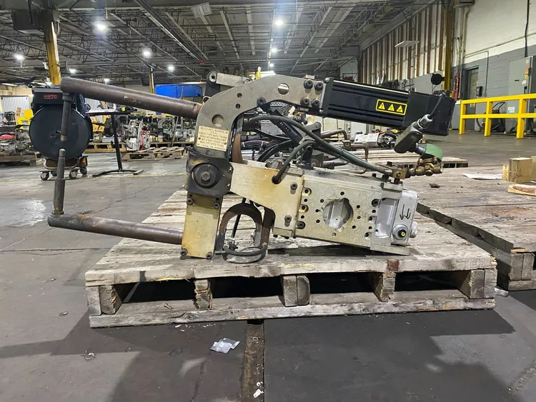 MILCO 665-12009-02 Pinch-Type Weld Gun USED