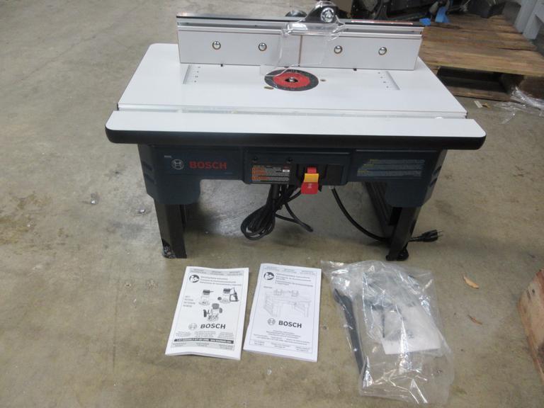 Bosch  Bosch 1617EVS 2.25 HP Electronic Fixed-Base Router, Bosch Portable Jobsite Router Table 26 in. x 16.5 in. Laminated MDF Top- Auction Item