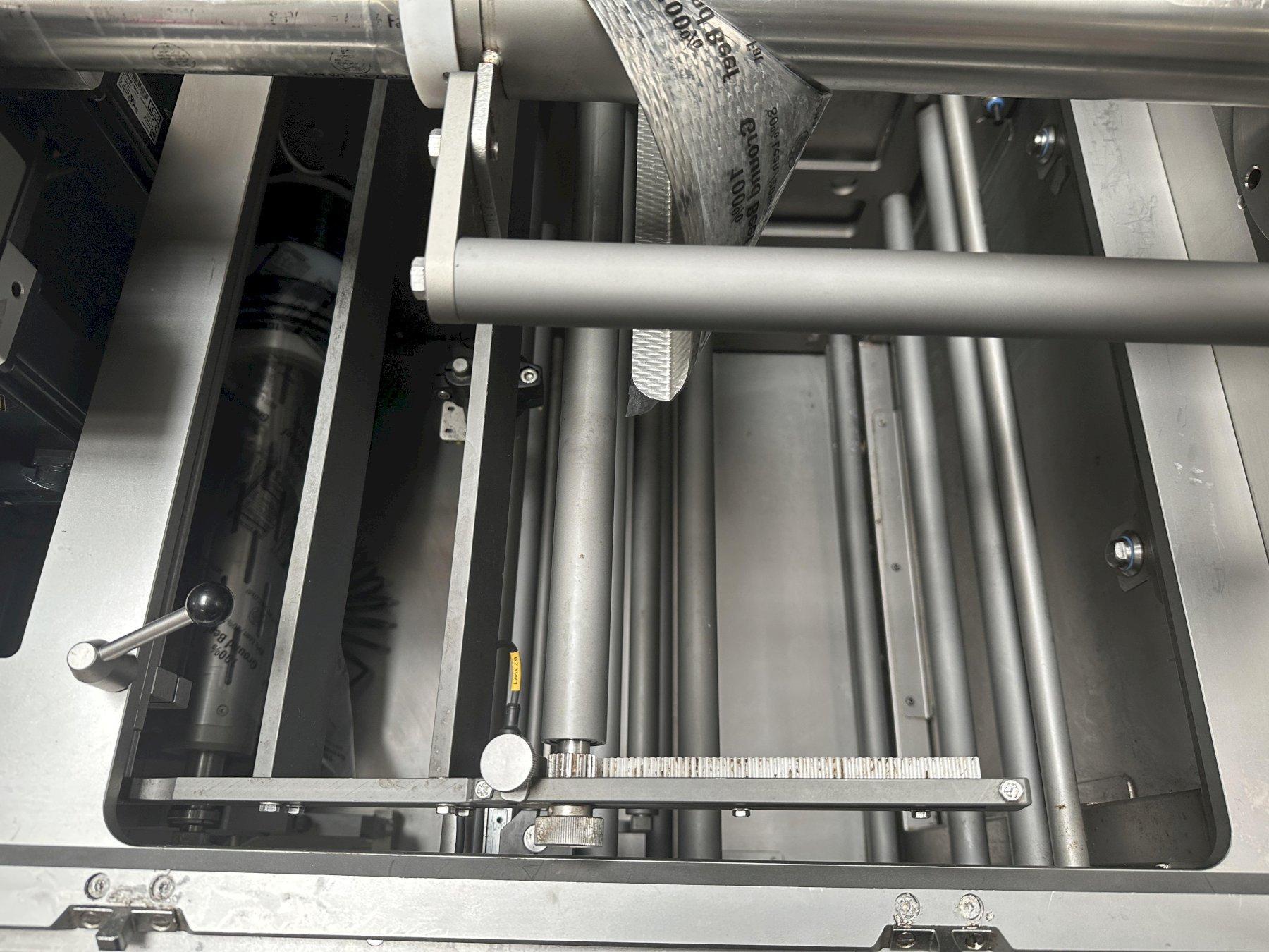 Poly-Clip System TSCA 160 Transfer Sealing Clip Automatic Sealing Clipping Machine Automatic adjustment clip pressure and displacer Automatic monitoring of clip and die (RFID)