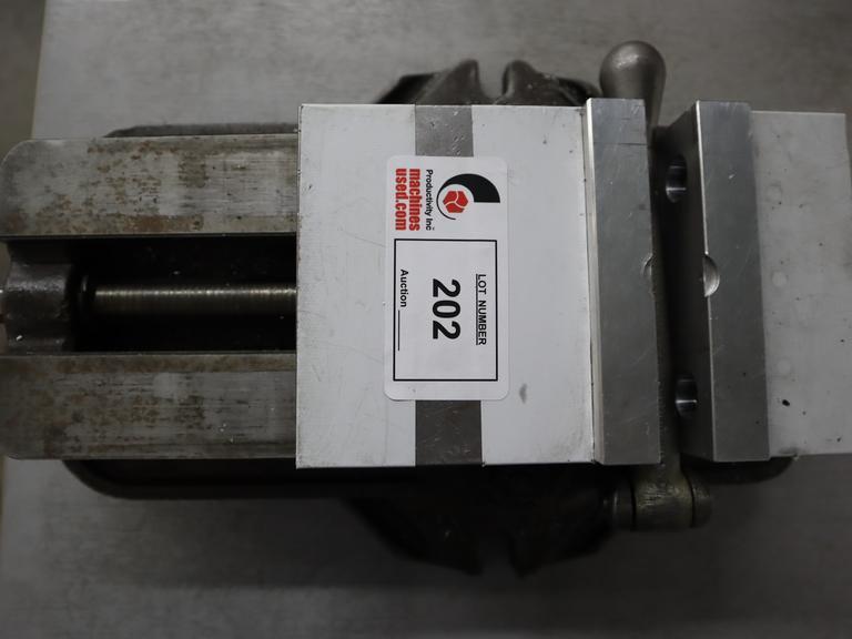 Kurt D-675 6" Machine Vise with Swivel Base, Aluminum Soft Jaws and Handle- Auction Item