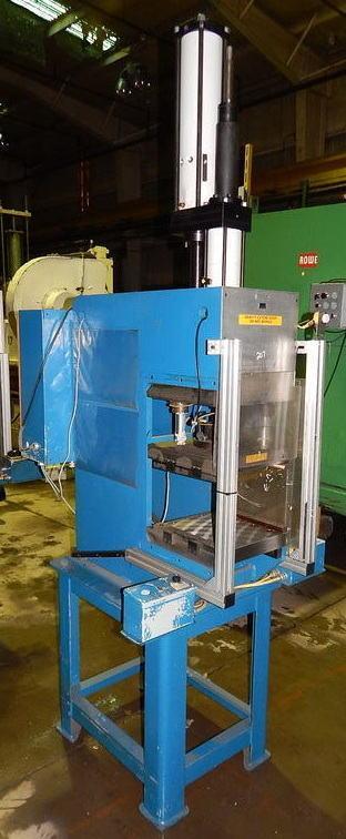 8 Ton FARGER & JOOSTEN MULTIPOWER Air/Oil Press