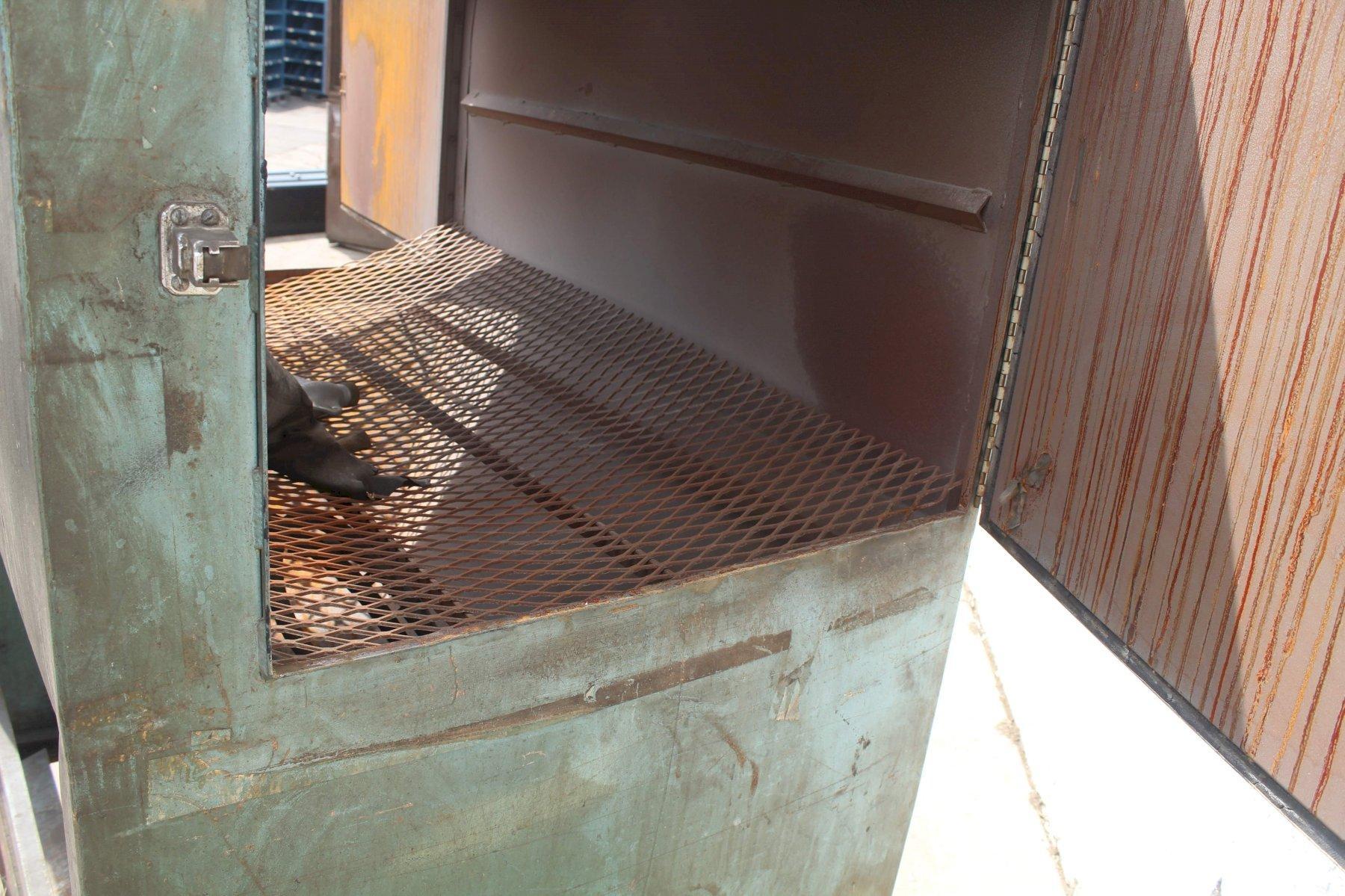 BLAST IT ALL MODEL #4837 ABRASIVE BLASTING CABINET: STOCK #72067