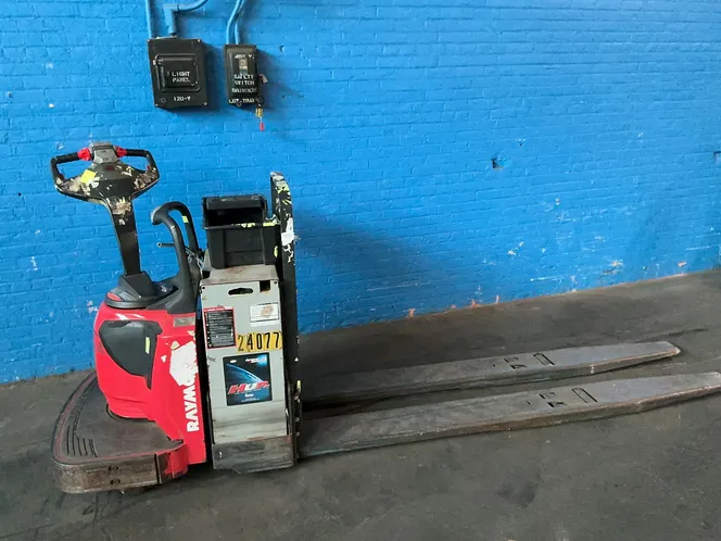 Raymond  8000 Lbs  Electric Pallet Jack  - 8410