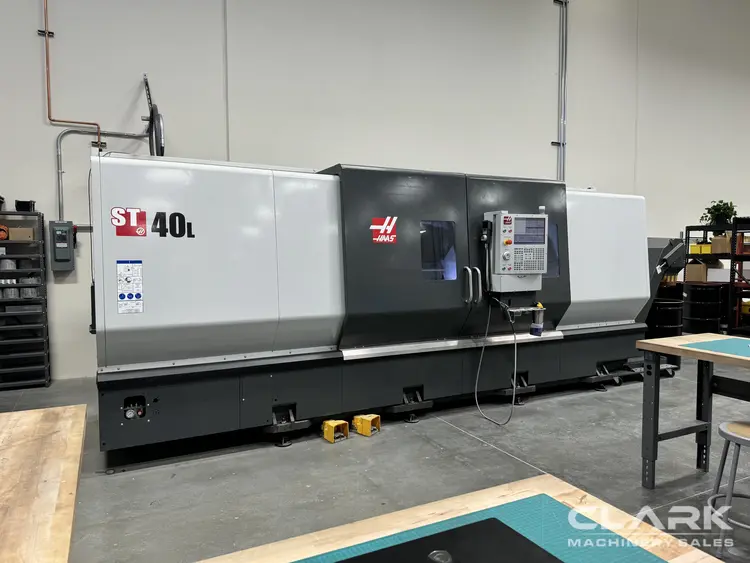 HAAS ST-40L  TURNING MACHINE WITH LIVE TOOLING