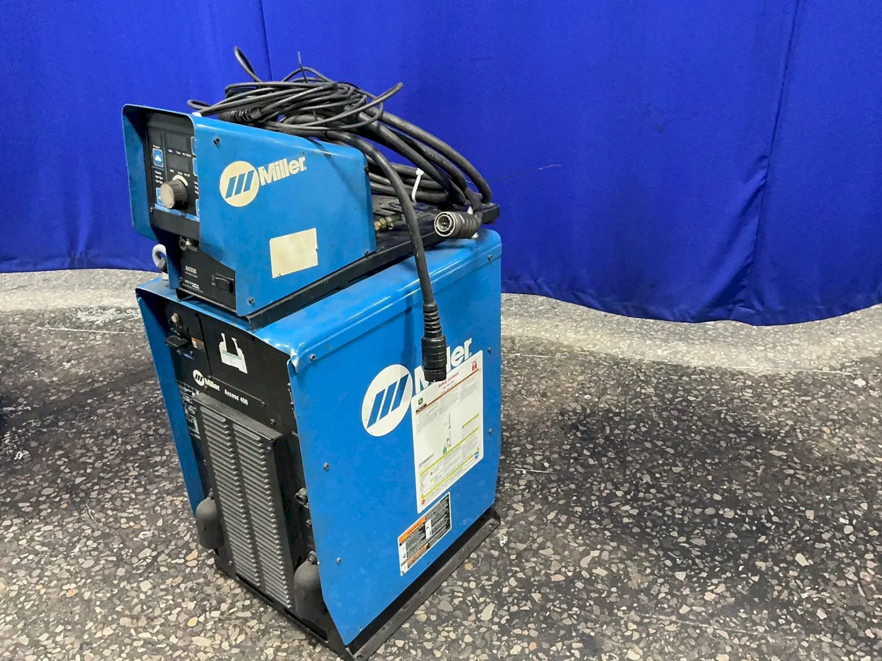 Miller  600 A Welder  - Axcess 450