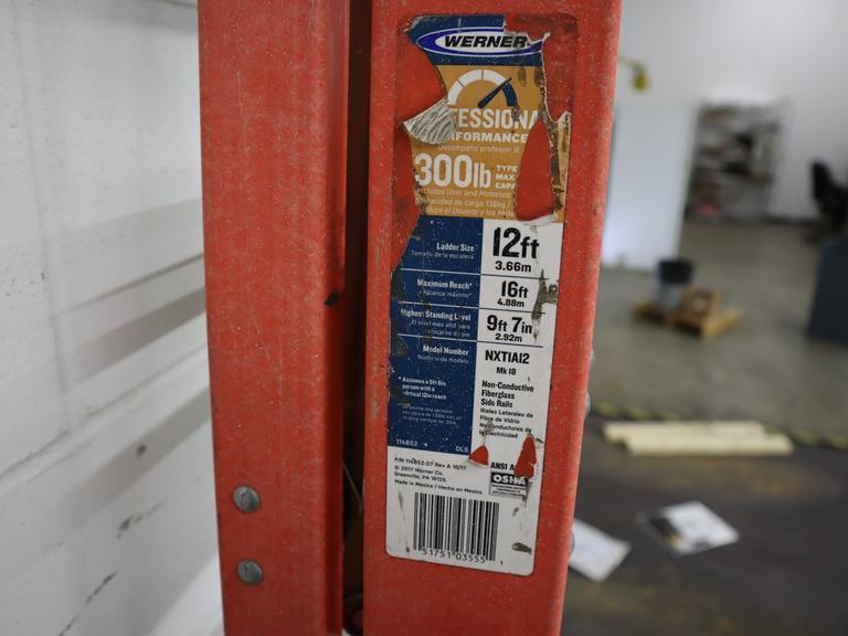 Werner 12' Fiberglass Extension Ladder, 300 lb Capacity- Auction Item