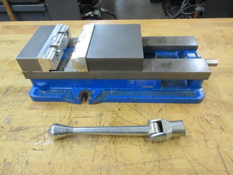 Kurt D688 6" Machine Vise with Handle and Aluminum Soft Jaws- Auction Item