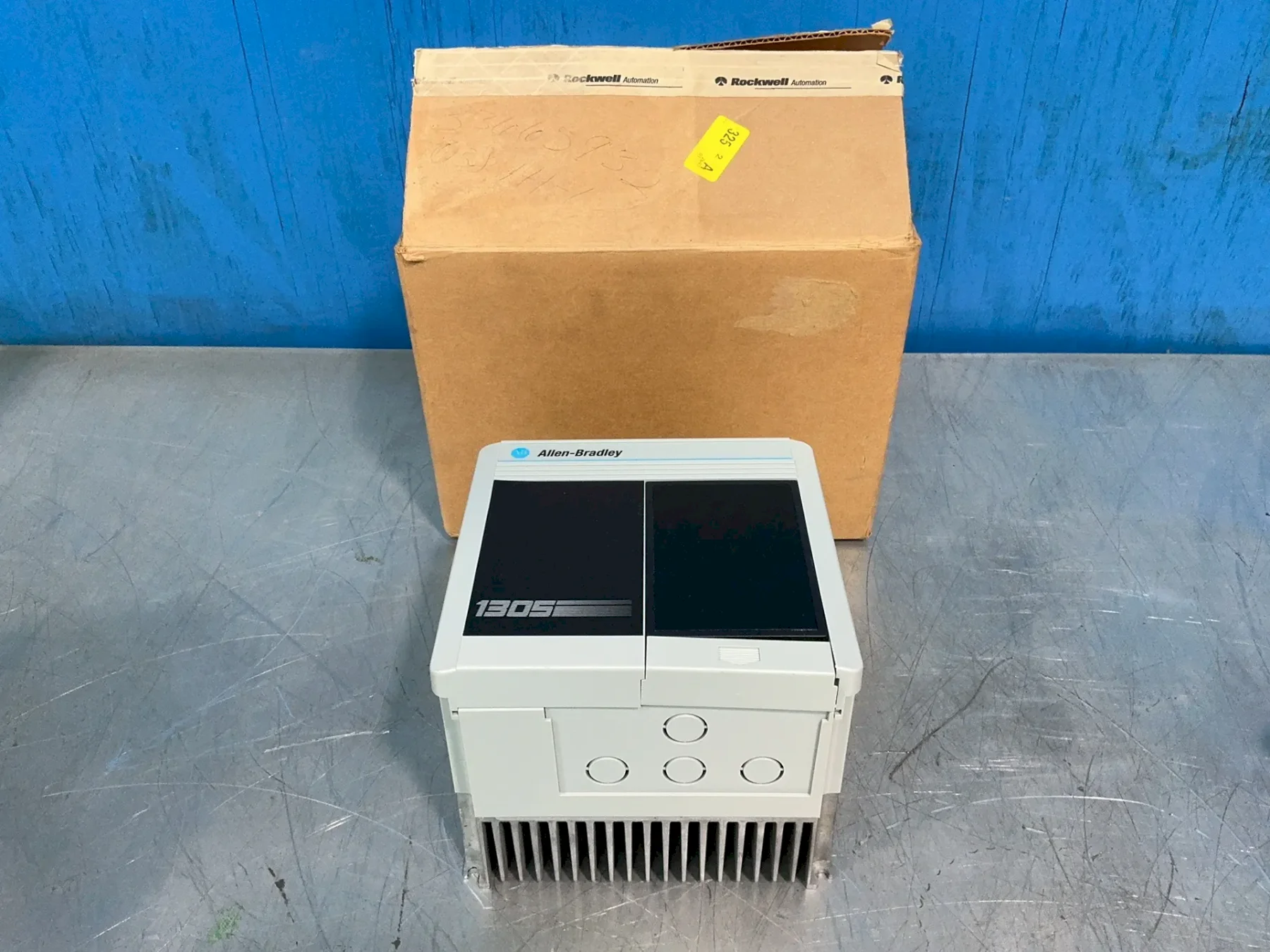 ALLEN-BRADLEY 5HP 1305 SERVO DRIVE  -  1305-BA09A