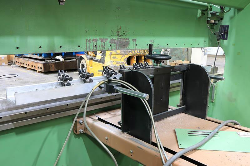 150 Ton x 10 ft LVD Hydraulic Press Brake Model 150JS10 w/ Dynabend Single Axis CNC Back Gauge