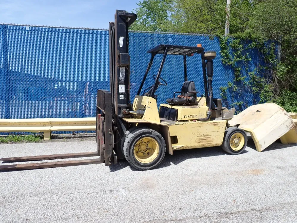 HYSTER 12000 LBS DIESEL FORKLIFT  -  H110XL