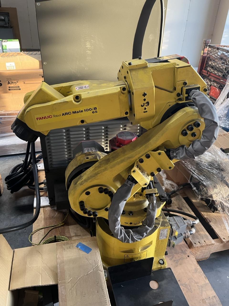 Fanuc ARC Mate 100iB/6S 1215-B811 Robotic Welding System, 2007