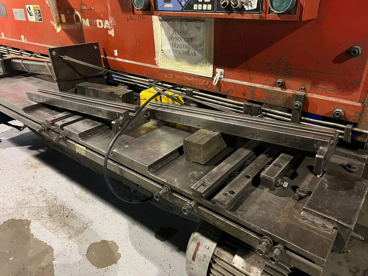 10’ x 1/4” Amada Model M3060 Mechanical Power Squaring Shear w/ FOPPBG