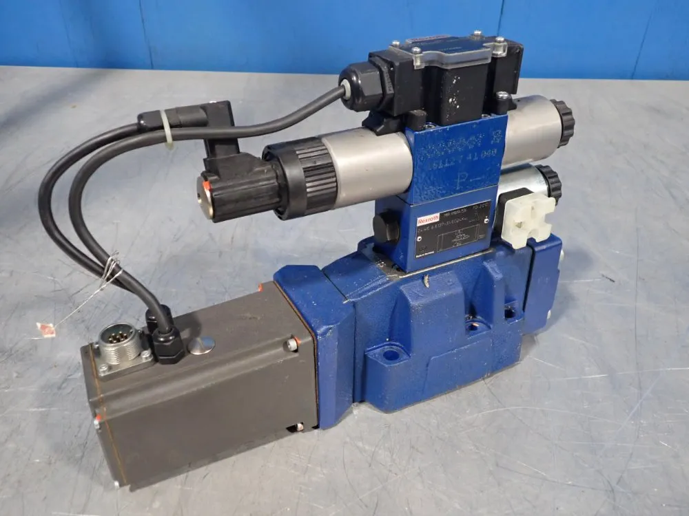 REXROTH DRECTIONAL HYDRAULIC VALVE   -  R900757494