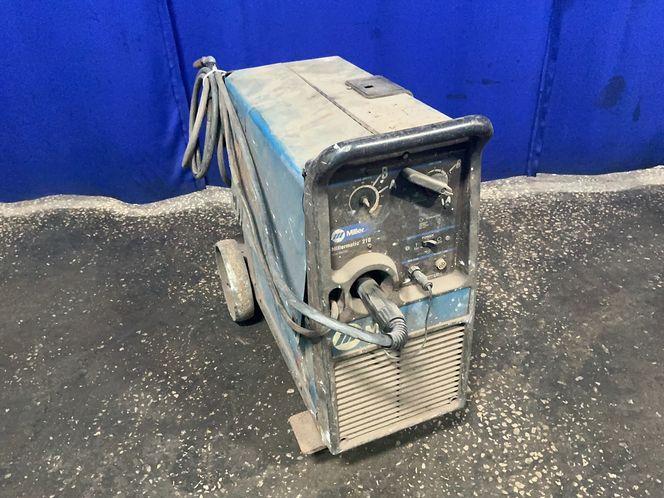 Miller 160 Amp Welder - Millermatic 210