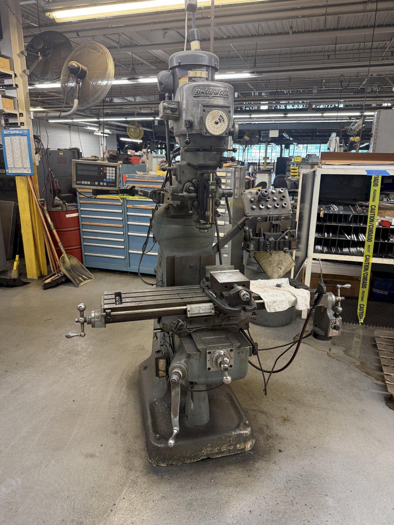 1.5 HP BRIDGEPORT VERTICAL MILL W/ POWER FEED: YOBRO #26042