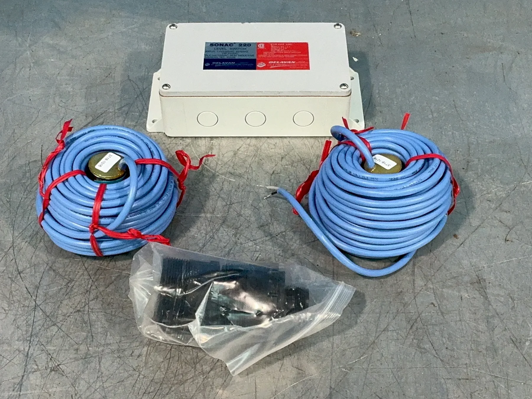 DELAVAN LEVEL SWITCH  -  SONAC 220