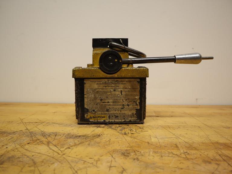 OS Walker CM-1 Toter Permanent Lift Magnet 1000 LB Capacity Pivoting Lifting Lug- Auction Item