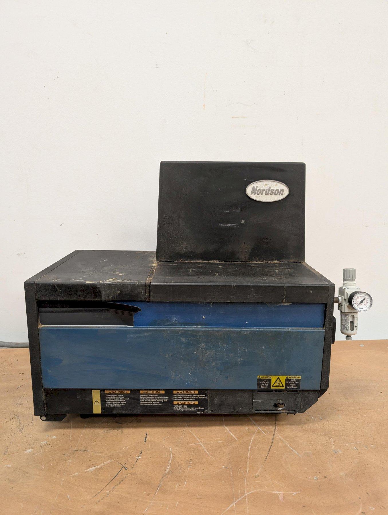 Nordson 3500V-1EAV4D Hot Melt Adhesive Applicator – 19 lb Tank, 4 Hose Capability, 200-240V AC