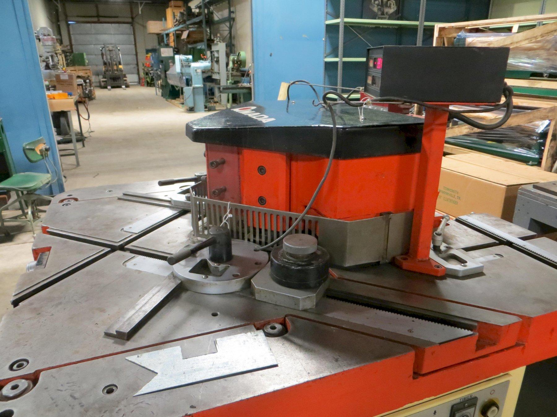 .236 x 8.66 x 8.66 Amada Hydraulic Power Notcher Model CSHW-220