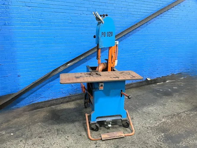 11.5” VERTICAL BAND SAW