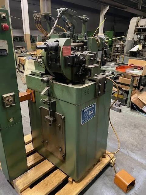 KINEFAC MC-5F TWO DIE CYLINDRICAL THREAD ROLLING MACHINE