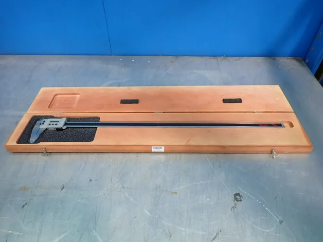 STARRETT 26" TOTAL CALIPER LENGTH DIGITAL CALIPER W/CASE  -  721