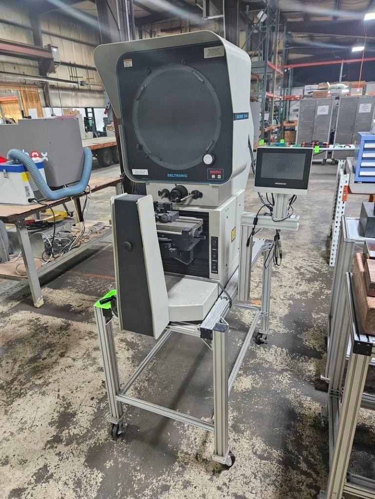 14" Deltronic Model DH214 Bench Top Optical Comparator with Digital Readout