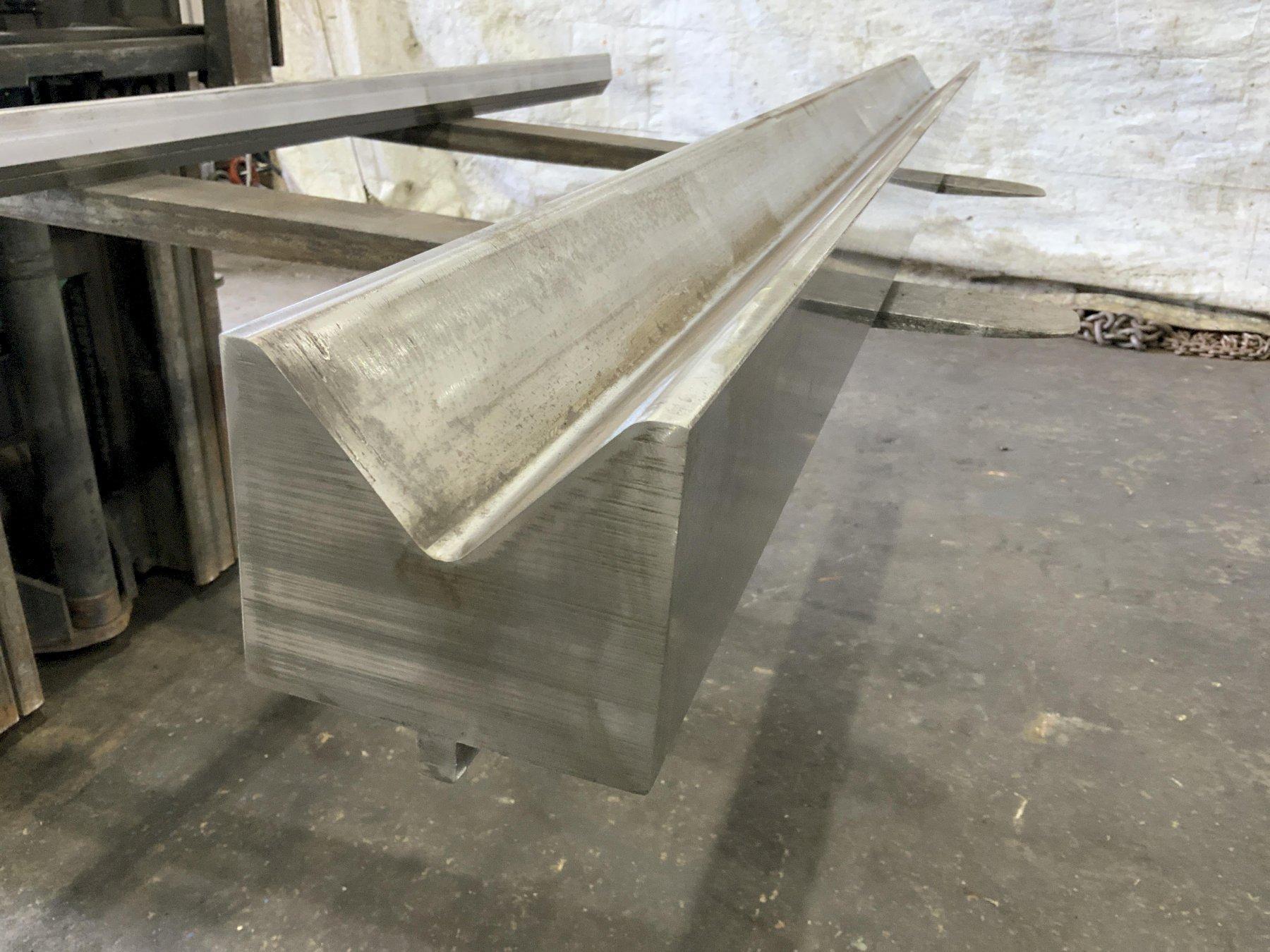 6' X 4" OPENING 90 DEGREE PRESS BRAKE: STOCK #81510