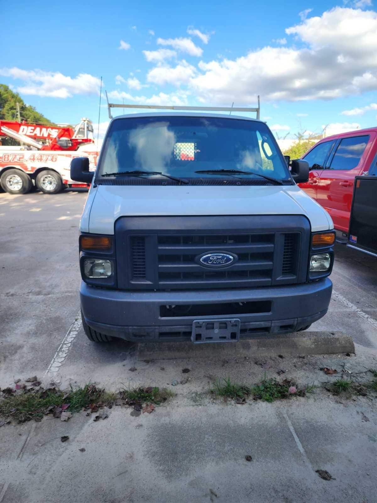 Ford Econoline E-350 Cargo Van, 2013 – 5.4L V8 Commercial Work Van