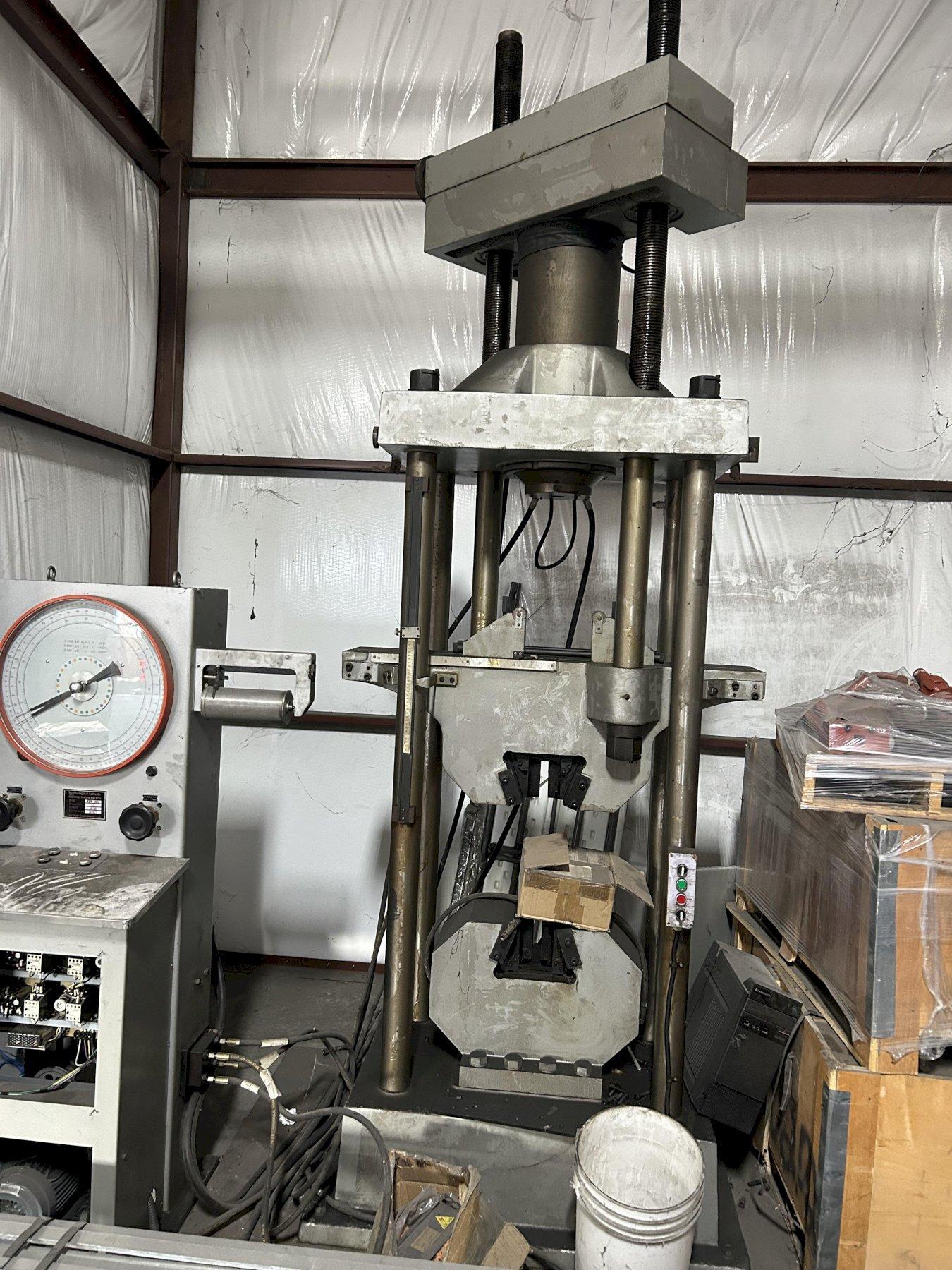 UTM MODEL WEW-1000A TESTING MACHINE