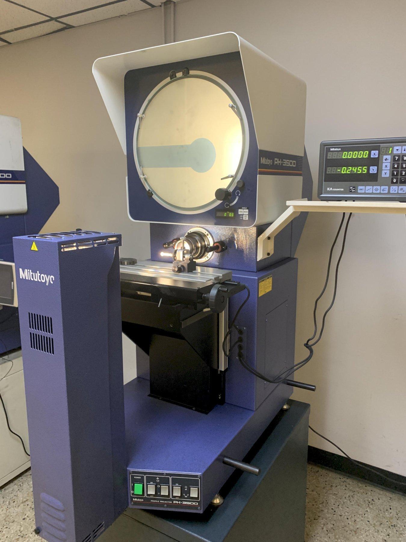 14" MITUTOYO Model PH-3515F Bench Top Comparator, s/n 000931412.