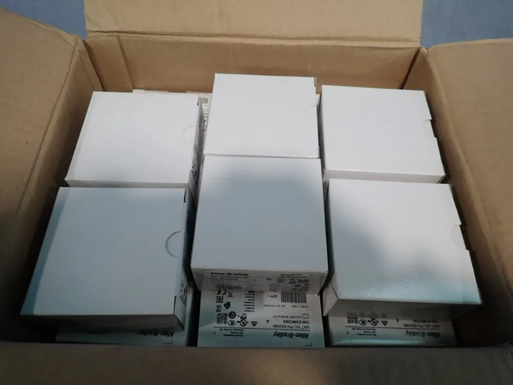 ALLEN-BRADLEY CONTACTOR  -  100-E26KD00