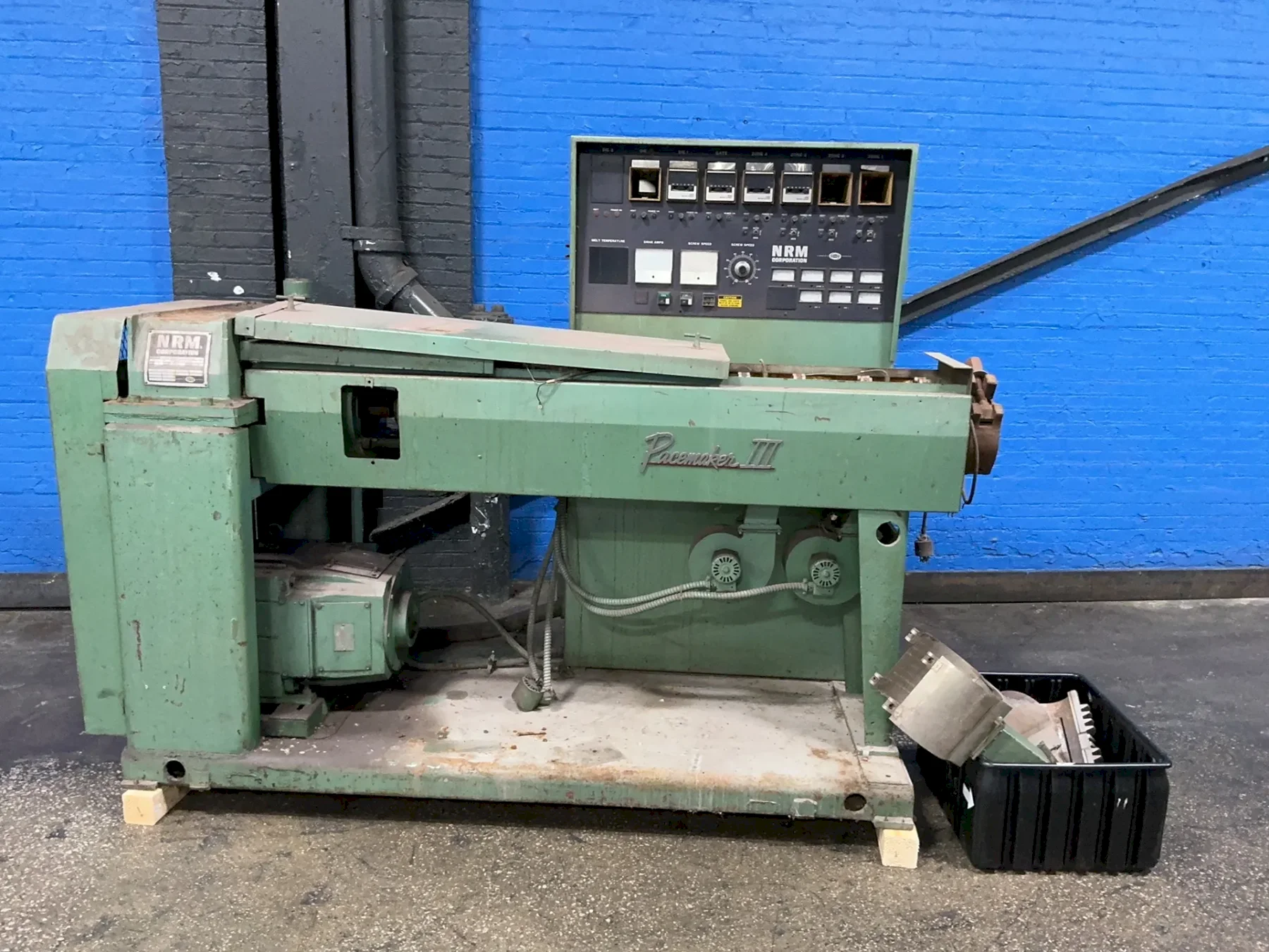 NRM CORPORATION EXTRUDER  -  PACEMAKER III