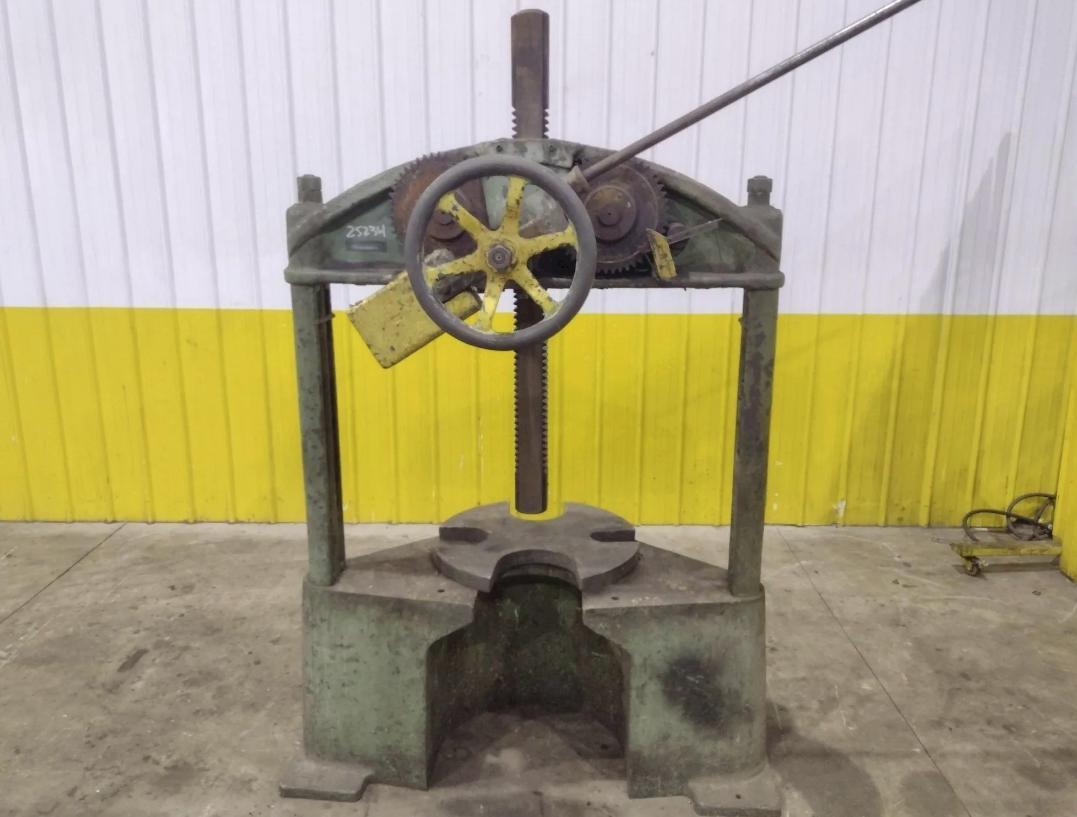 GREENERD #32 TWIN-POST MANUAL ARBOR PRESS. STOCK # 0435026