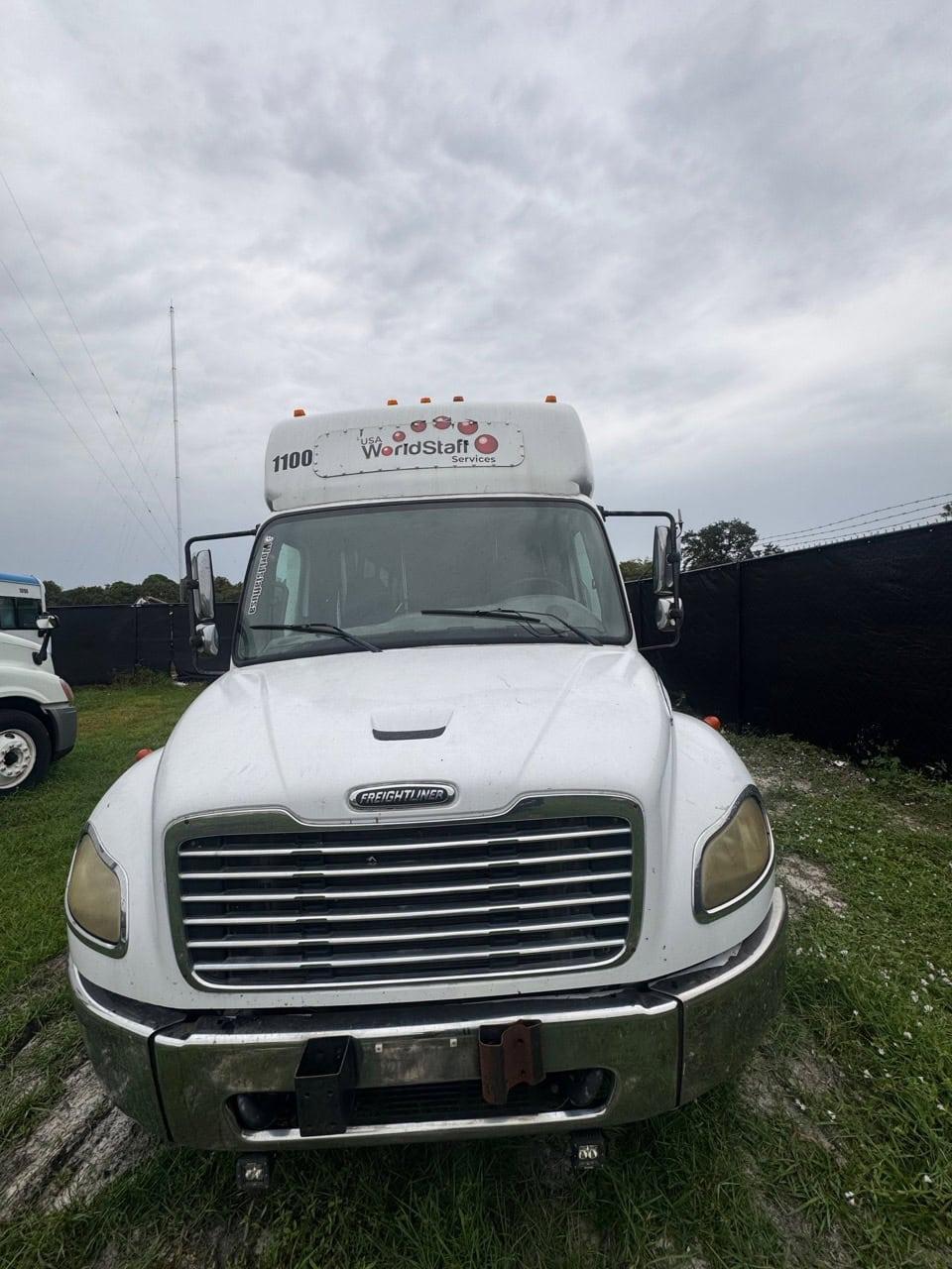 Freightliner M2 106 Shuttle Bus, 2009 – Commercial Shuttle Bus