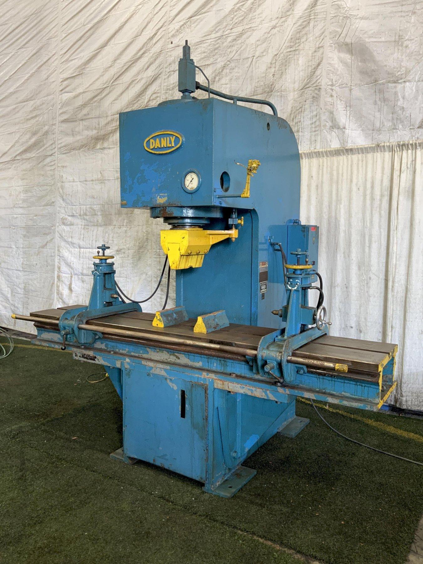 100 TON DANLY HYDRAULIC STRAIGHTENING PRESS: STOCK #80786