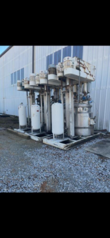 ROSS 200 GALLON MIXERS  -  PVM 100