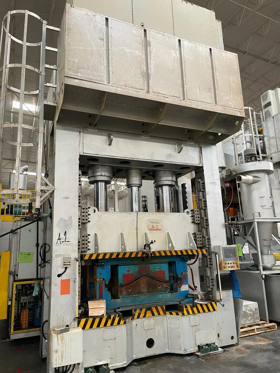 300 Ton Hydraulic press  3500 x 2450 mm